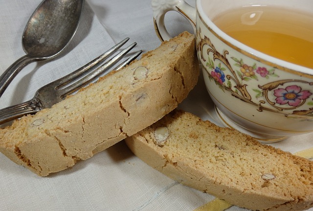 Biscotti with tea