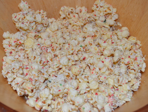 Candy cane popcorn